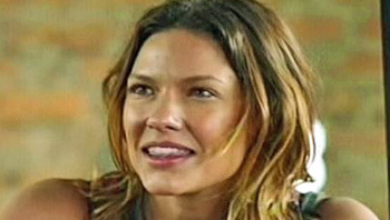 Burn Notice TV character Amanda Maples played by Kiele Sanchez, photo